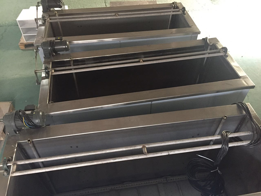 工業(yè)超聲波清洗機(jī)（粗清+精洗 、去污、除油、除銹、除蠟）支持非標(biāo)定做
工業(yè)超聲波清洗機(jī)