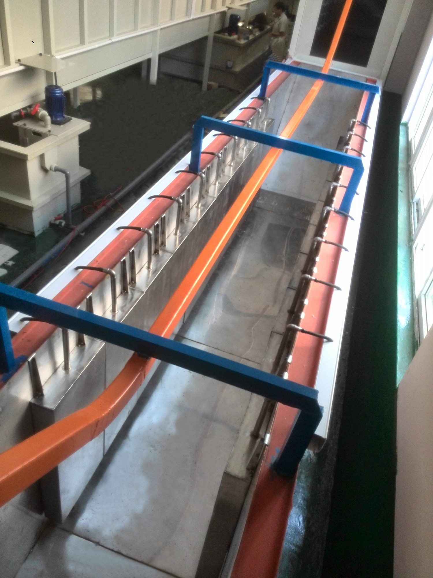 工業(yè)超聲波清洗機（粗清+精洗 、去污、除油、除銹、除蠟）支持非標(biāo)定做
工業(yè)超聲波清洗機
