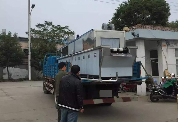 工業(yè)超聲波清洗機(jī)（粗清+精洗 、去污、除油、除銹、除蠟）支持非標(biāo)定做
工業(yè)超聲波清洗機(jī)